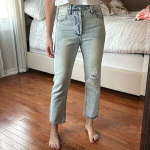 Cropped light wash high waist jeans